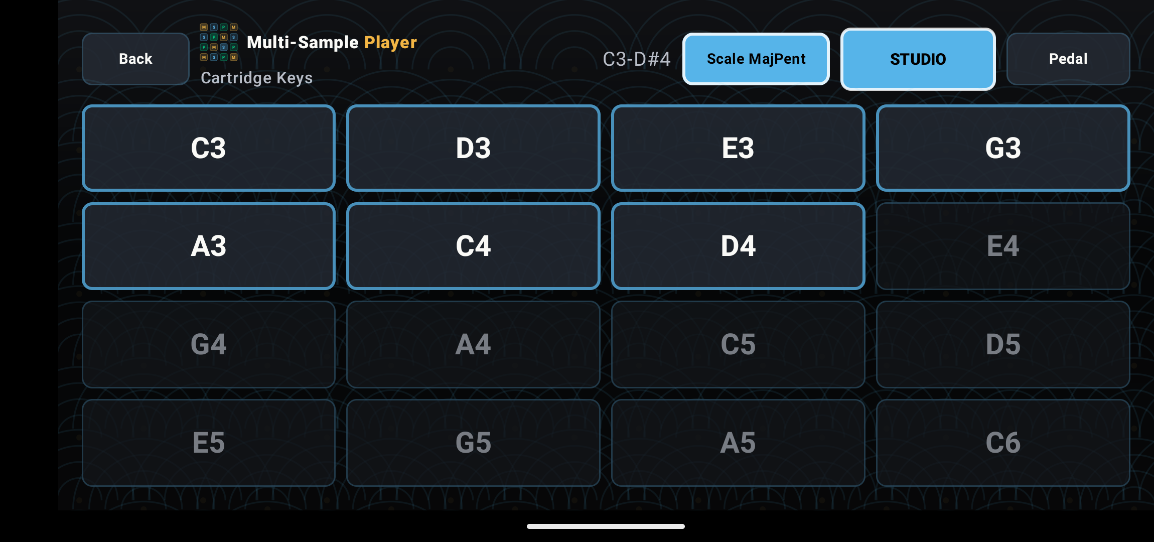 Play Grid showing major pentatonic scale remapping with unavailable pads dimmed.